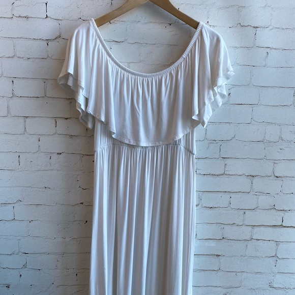 Off shoulder maternity breastfeeding maxi dress - Picture 3 of 5